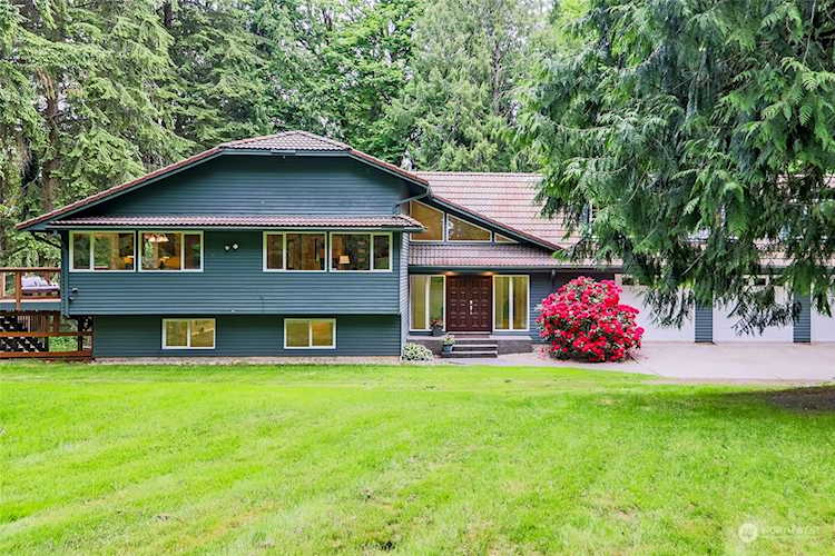 13724 199th Ct SE Renton, WA 98059