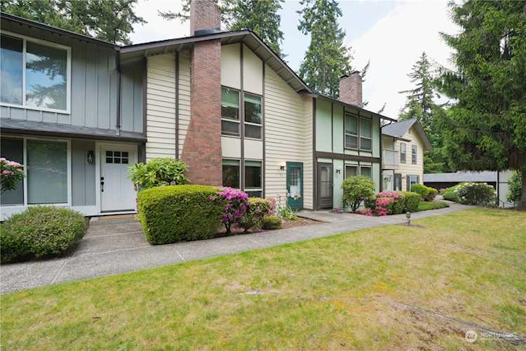 1717 150th Ave SE #16 Bellevue, WA 98007