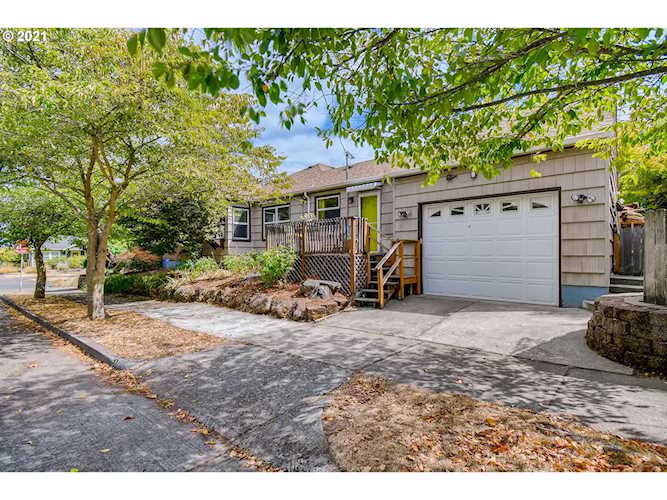 1706 NE Ainsworth ST Portland, OR 97211