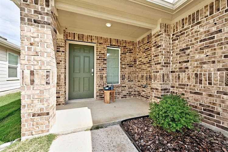 393 Euclid LN Kyle, TX 78640