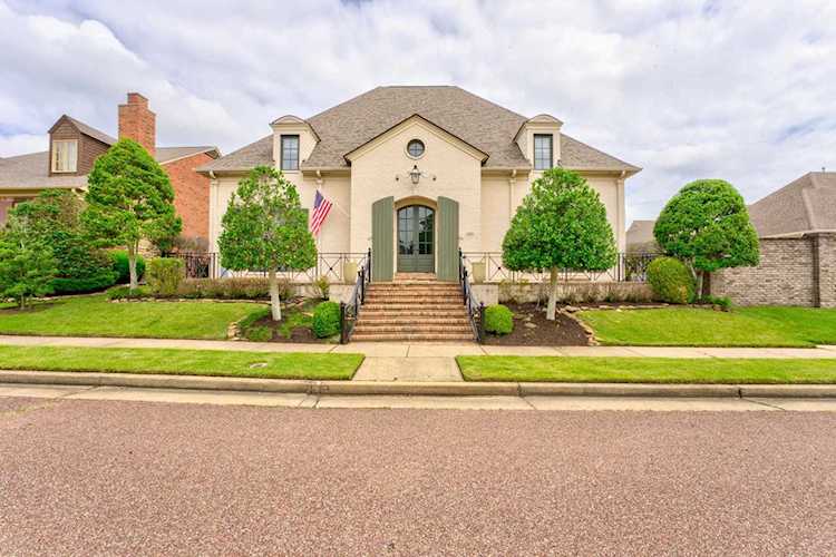 900 Deloach Ln Collierville, TN 38017