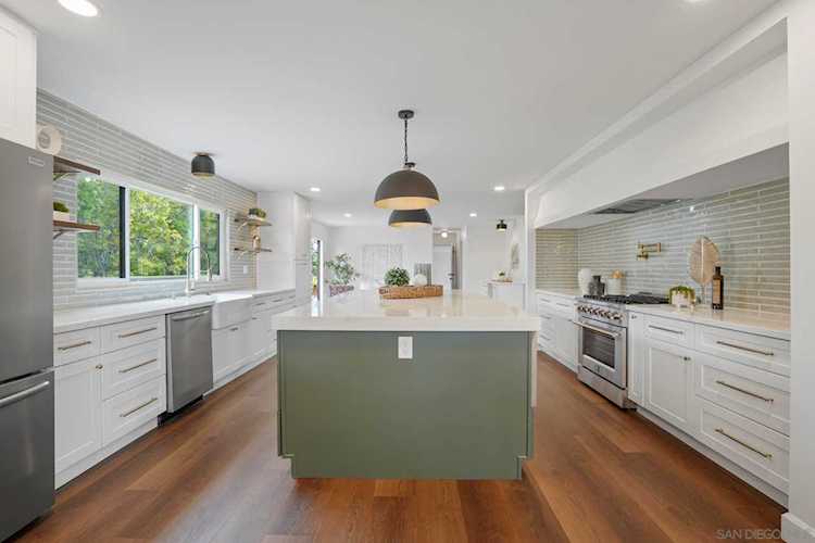 2904 Levante Street Carlsbad, CA 92009