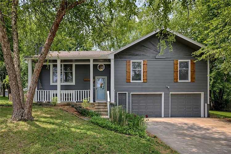 1720 Park Ln, Kearney, MO 64060 | home for sale Photo 1