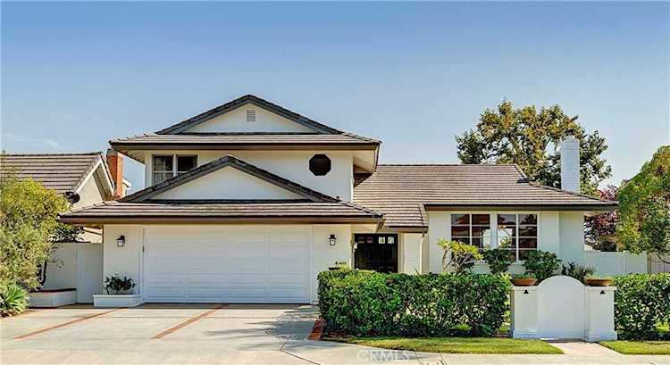 2033 Swan Dr Costa Mesa, CA 92626