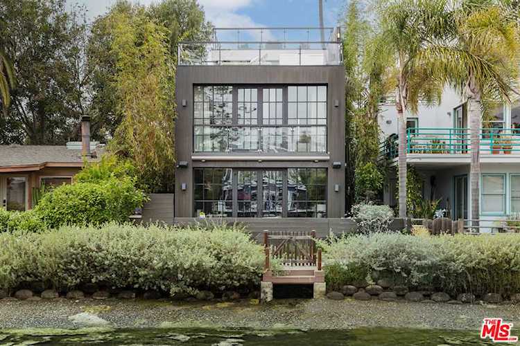 451 Howland Canal Ct Venice, CA 90291