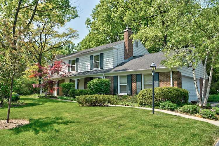37 Berkshire Ln Lincolnshire, IL 60069