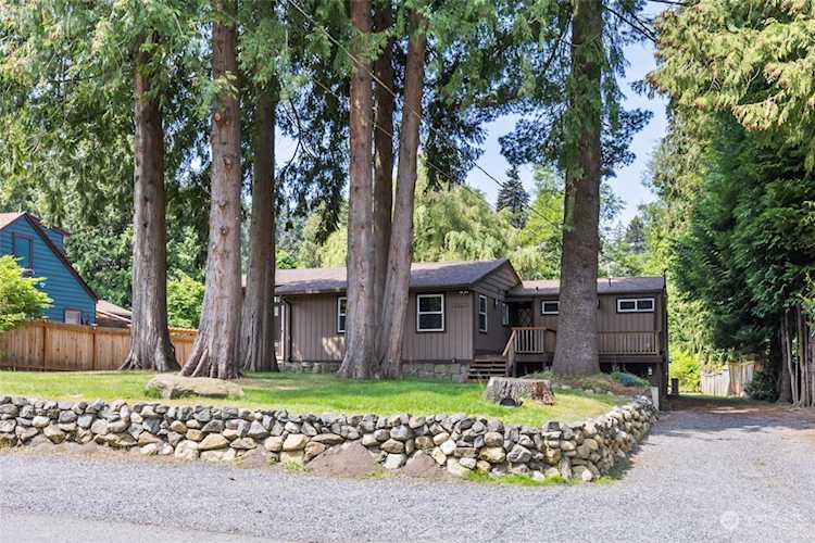 19027 18th Ave NE Shoreline, WA 98155