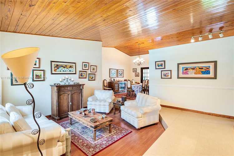 10415 SW 130th Ave Miami, FL 33186