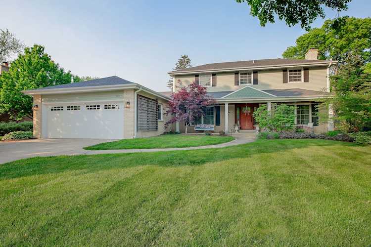1595 Whitman Ln Wheaton, IL 60189