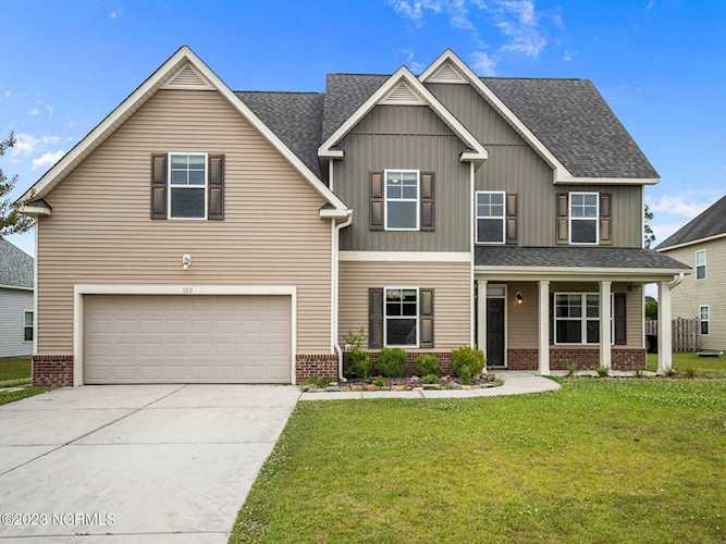 102 Pine Lakes Drive Maple Hill, NC 28454