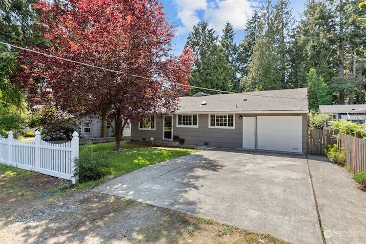 16215 11th Ave NE Shoreline, WA 98155