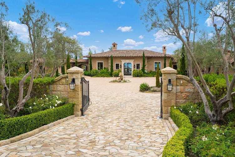 130 Montecito Ranch Ln Summerland, CA 93067