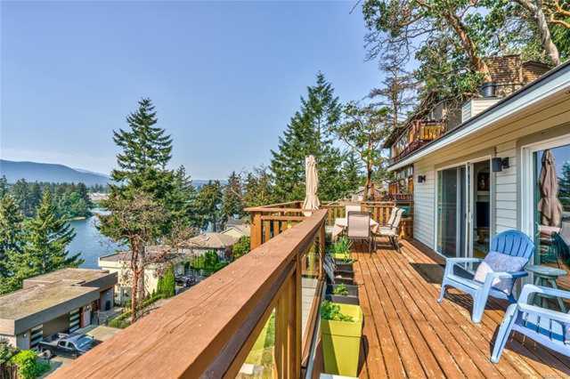 341 Woodhaven Dr Nanaimo, BC V9T 5M2