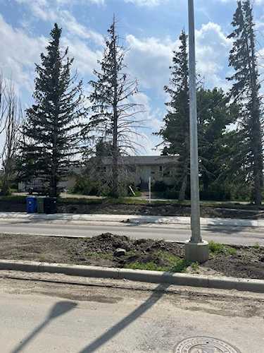 6811 89 Ave NE Calgary, AB T2L4M5