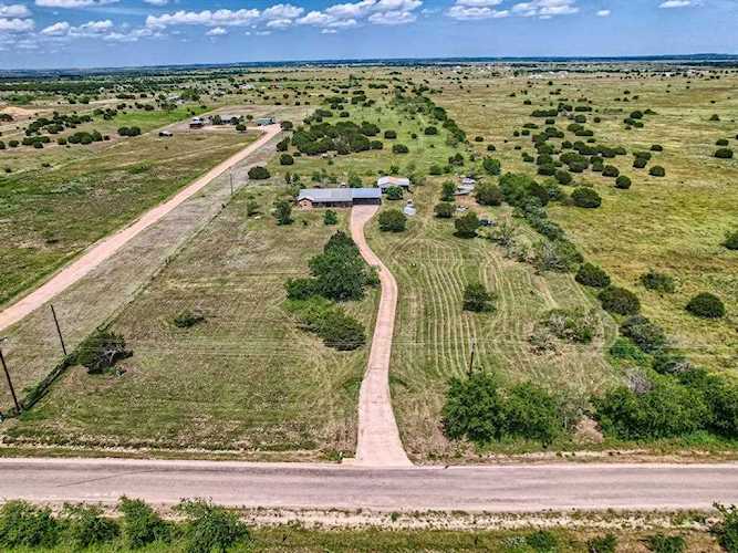 9866 County Road 272 Bertram, TX 78605