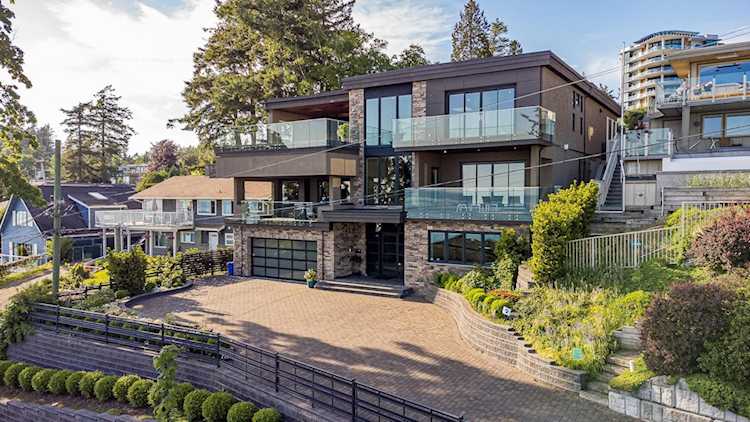 14833 Hardie Avenue White Rock, BC V4B 2H6