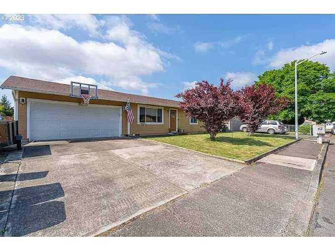 4646 Lords CT Salem, OR 97301