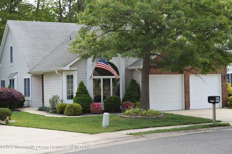 1707 Lacebark Ct Toms River, NJ 08755