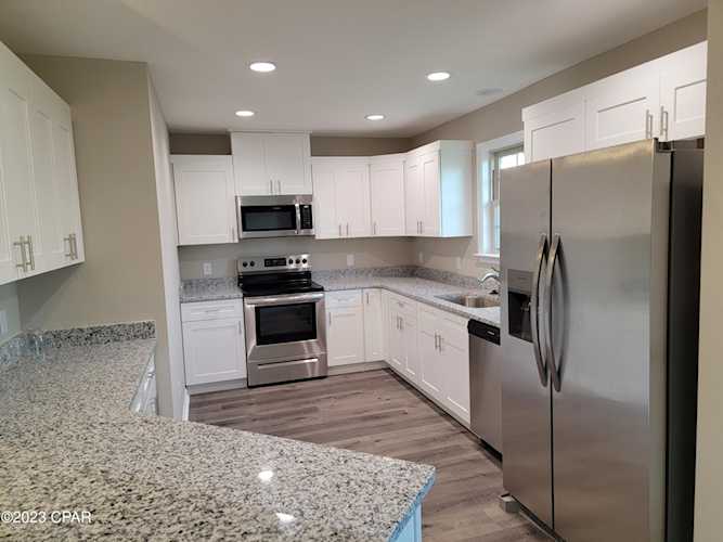 904 W 15th St Lynn Haven, FL 32444