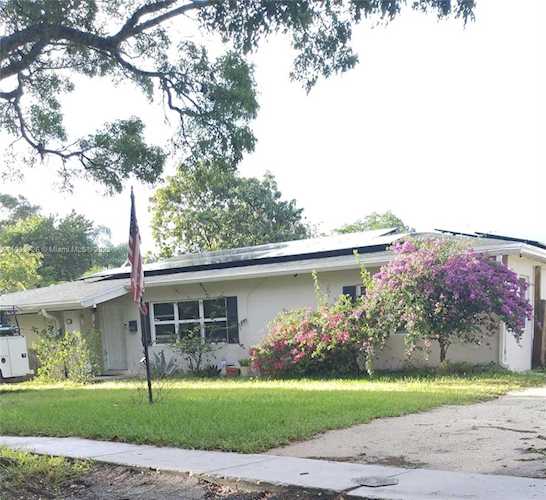 430 E Evanston Cir Fort Lauderdale, FL 33312