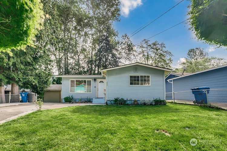 6950 24th Ave SW Seattle, WA 98106