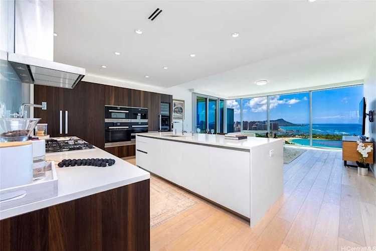 1118 Ala Moana Boulevard #2806 Honolulu, HI 96814