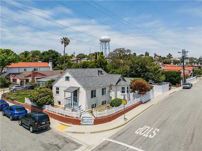 1467 5th St Manhattan Beach, CA 90266