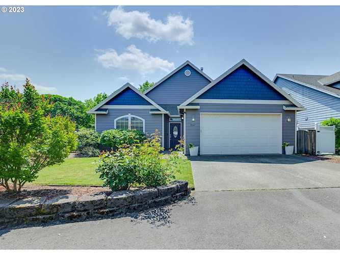 3067 SE Brookwood AVE Hillsboro, OR 97123