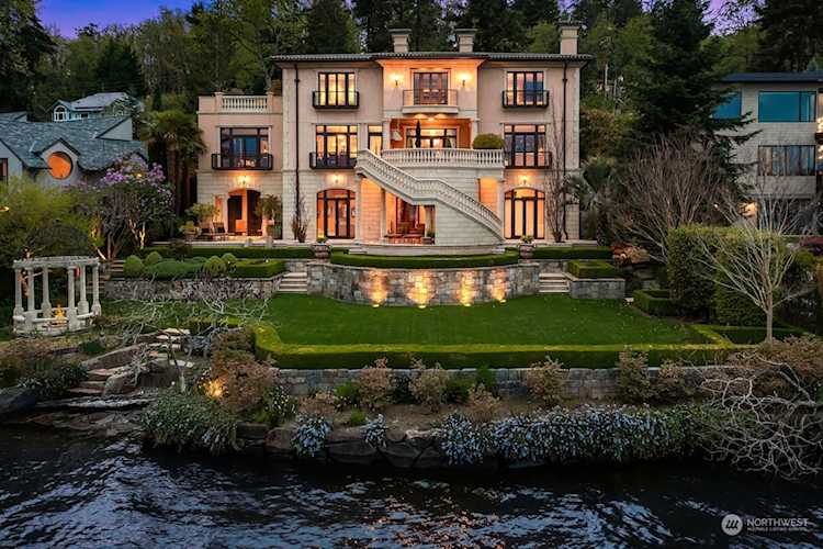 8474 85th Ave SE Mercer Island, WA 98040
