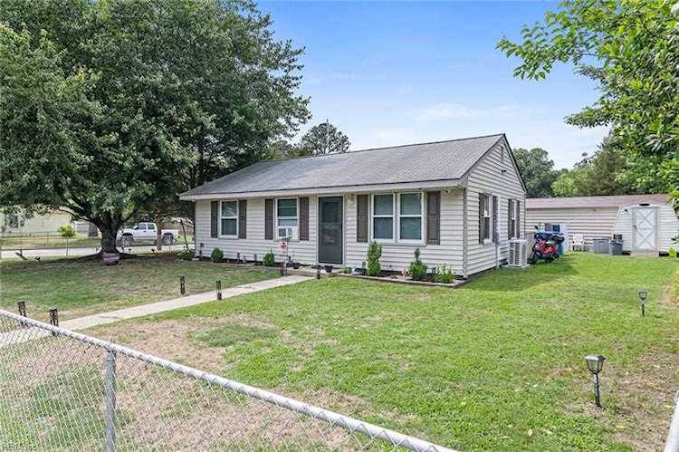 901 77th St Newport News, VA 23605