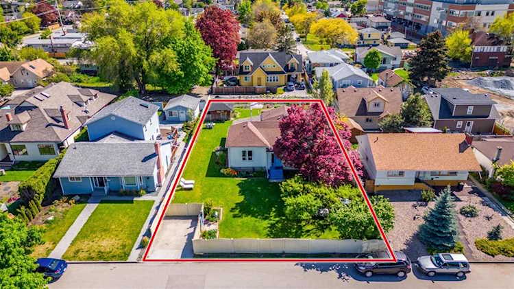 607 Glenwood Avenue Kelowna, BC V1Y5M2