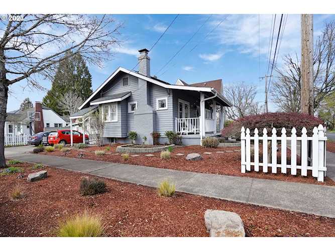 1705 17th ST Salem, OR 97301