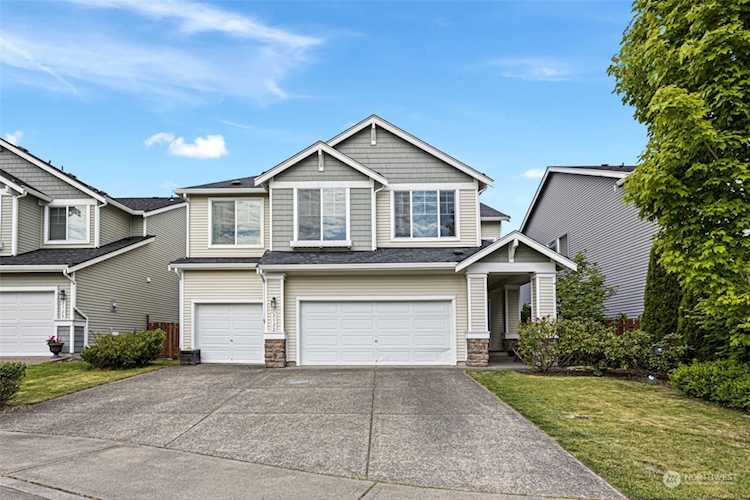 2322 160th Avenue Ct E Lake Tapps, WA 98391