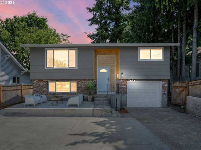 9542 N Calhoun AVE Portland, OR 97203