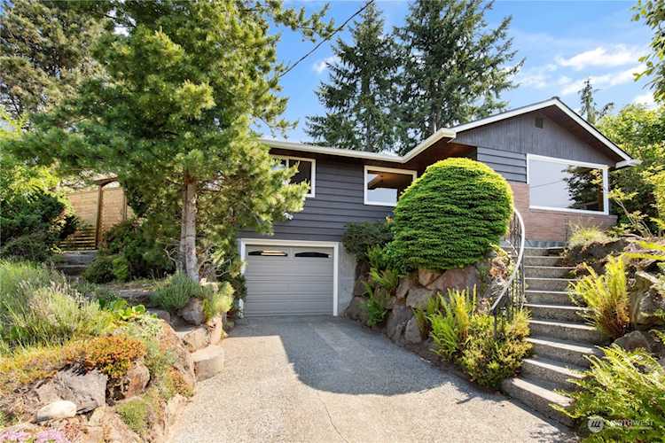 11564 30th Place SW Burien, WA 98146