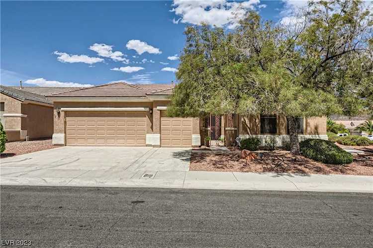 570 Mountain Links Dr Henderson, NV 89012