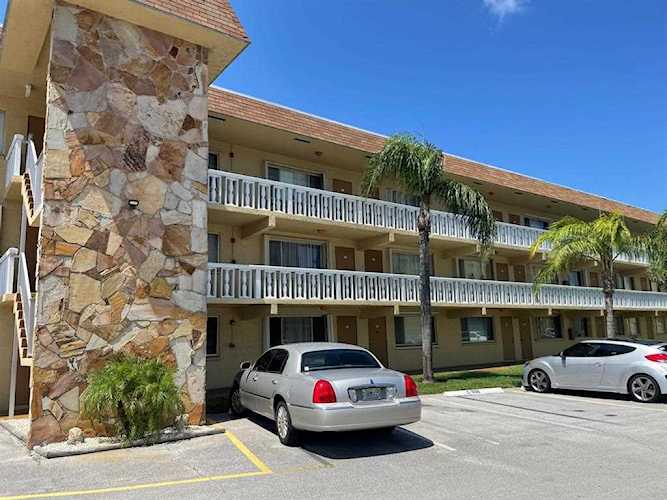 600 Village Green Court #305 Palm Springs, FL 33461