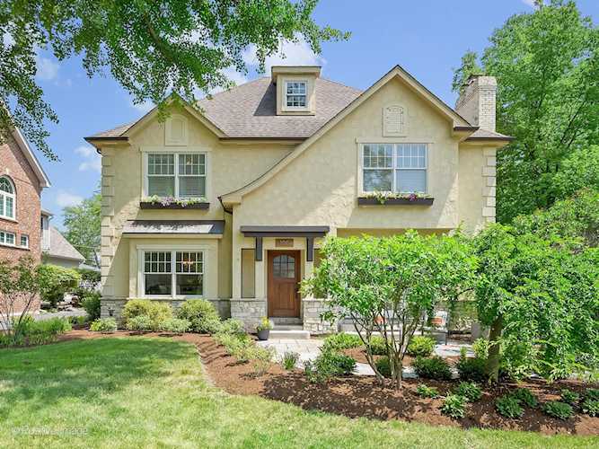 105 Woodstock Ave Clarendon Hills, IL 60514