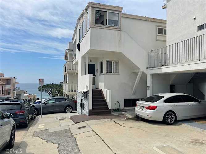 227 44th St Manhattan Beach, CA 90266
