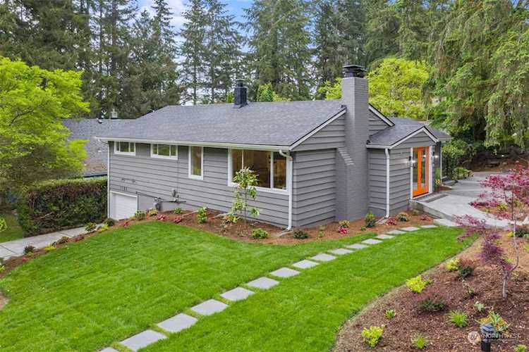1103 NE 195th St Shoreline, WA 98155