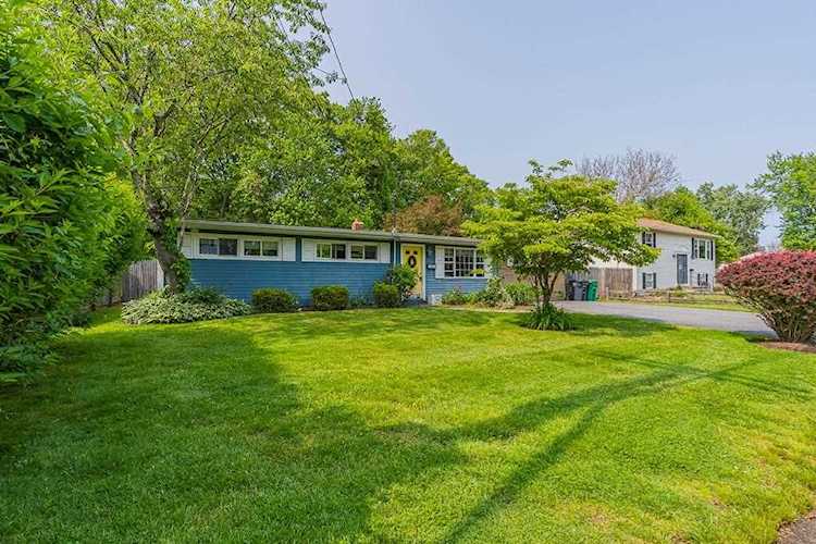 195 N North Country Club Dr Warwick, RI 02888