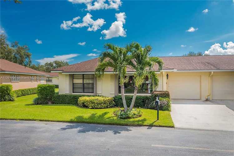 9845 Tabebuia Tree Dr #A Boynton Beach, FL 33436