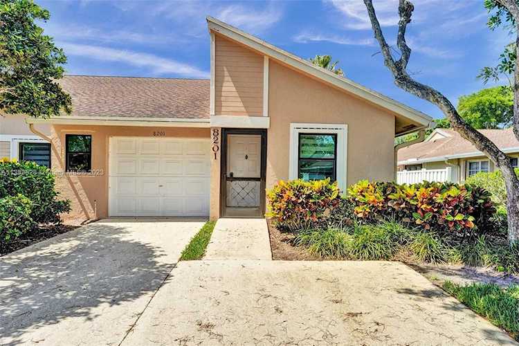 8201 Springtree Rd #8201 Boca Raton, FL 33496