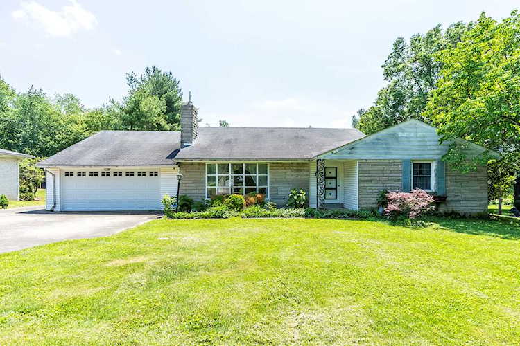3731 Huntertown Rd Versailles, KY 40383