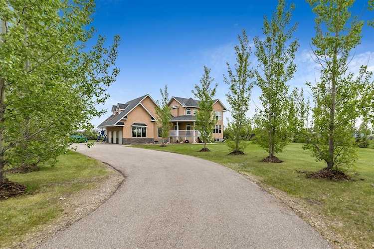 33 Ravencrest Dr Rural Foothills County, AB T1S 0E8