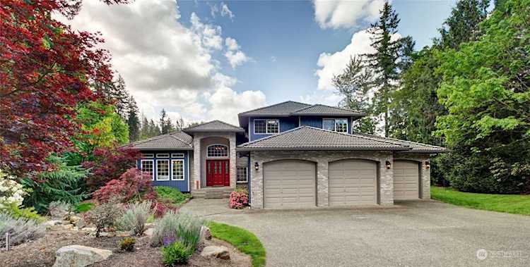 25619 243rd Ct SE Maple Valley, WA 98038