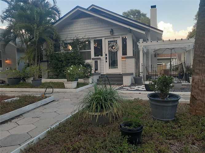 1209 1st St NE St. Petersburg, FL 33701