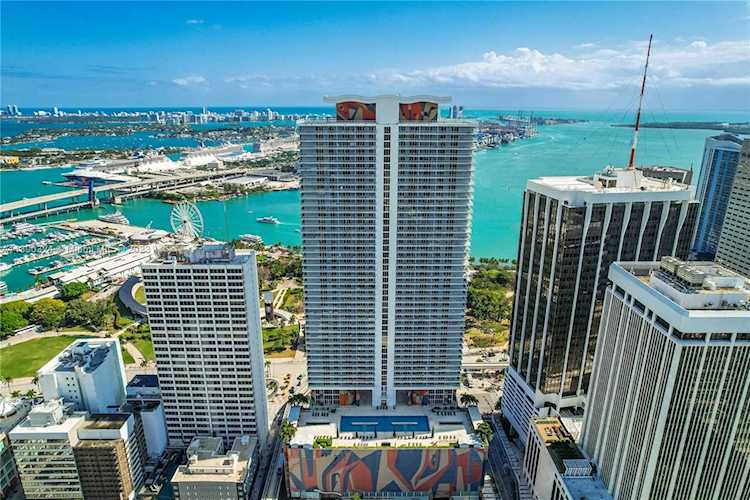50 Biscayne Blvd #2011 Miami, FL 33132