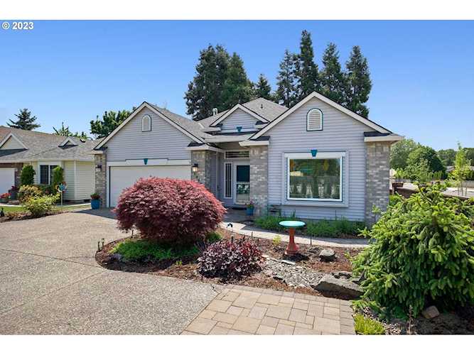 1900 NE Harewood PL Hillsboro, OR 97124