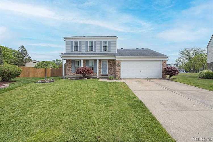 36853 Ravenwood Dr Westland, MI 48185 | MLS 20230040590 Photo 1